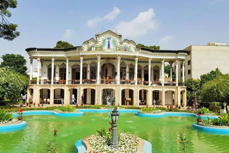 قصر شابوری شیراز