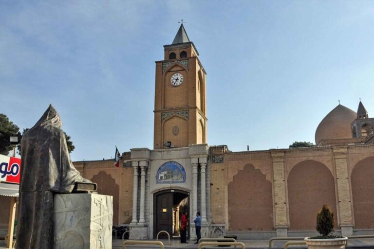 یتمیز حي جلفا في اصفهان  بفنه المعماري ونسيجه القديم البكر والجميل، وبذلك أصبح من أشهر وأهم أحياء مدينة أصفهان.