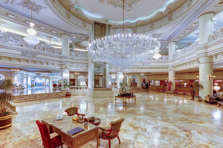 فندق قصر طلايي