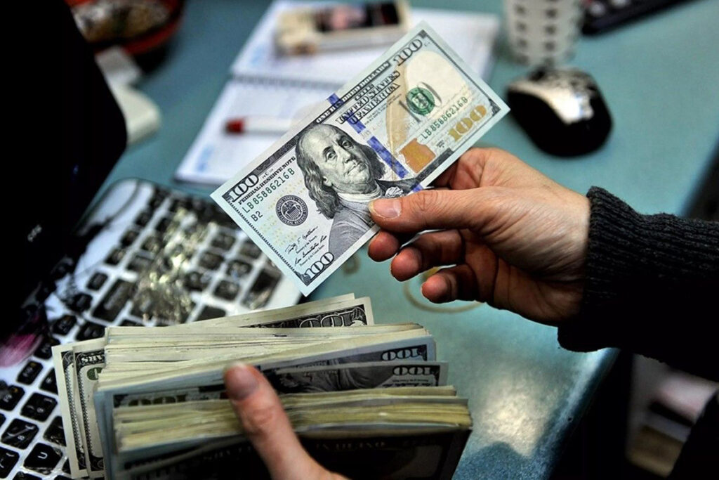 التومان مقابل الدولار في ايران له سبعة أسعار في وقت واحد
