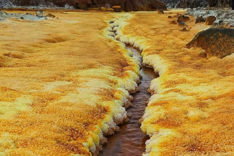 نهر الذهب – هرمزكان (بالفارسية: رودخانه طلا)