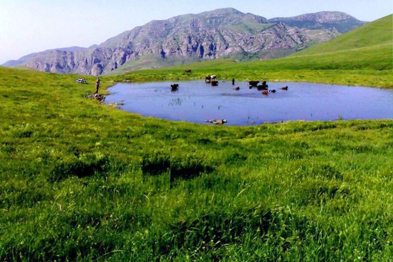 تعتبر قرية خان كندي إحدى القرى الجميلة في محافظة أردبيل.